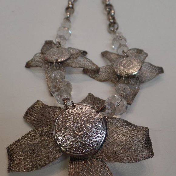 JLO Silvertone Floral Mesh Necklace 22" - Picture 10 of 12
